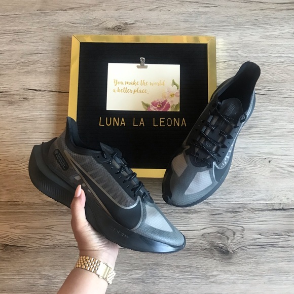 nike mens zoom gravity